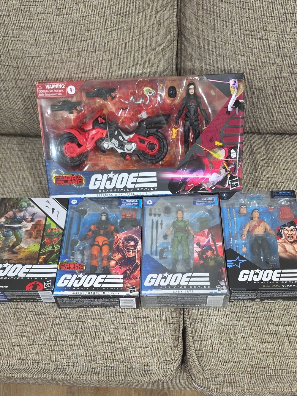 Gi Jor Classified Series Red Motorcycle & Action Figure Set